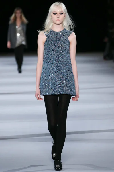 Look 32
